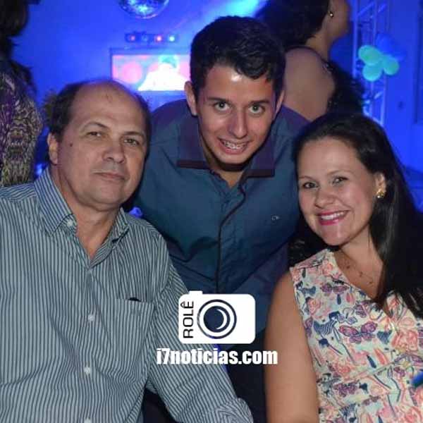 RETROSPECTIVA - 07/04/2015 - Luis Felipe festeja aniversário no Lions Clube