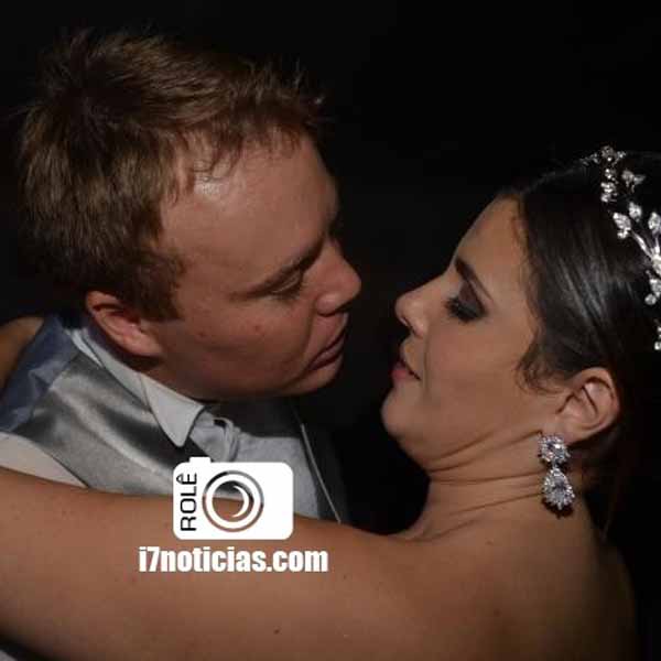 RETROSPECTIVA - 28/04/2015 - Bruna e Evandro se unem pelo matrimônio