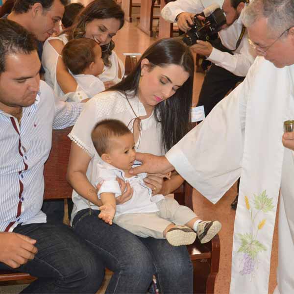 RETROSPECTIVA - 29/08/2016 - Conrado recebe o sacramento do batismo